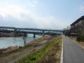 130223宇治川堤防上から観月橋を望む