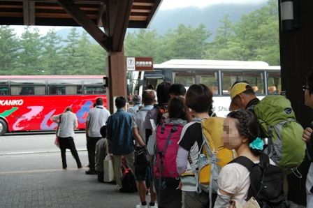 20110818-9 上高地　バス待ち