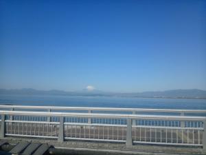 江ノ島から富士山を望む